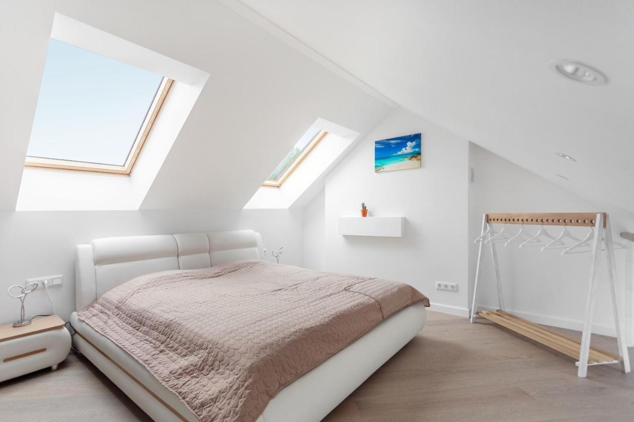 Luxurious Kaunas Basilica Apartment In Old Town By Urban Rent Exterior foto